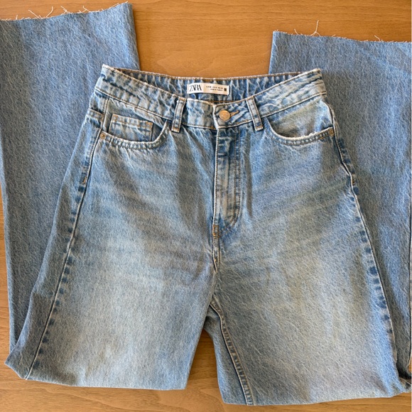 Zara High Rise Wide Leg Jeans - Picture 1 of 5